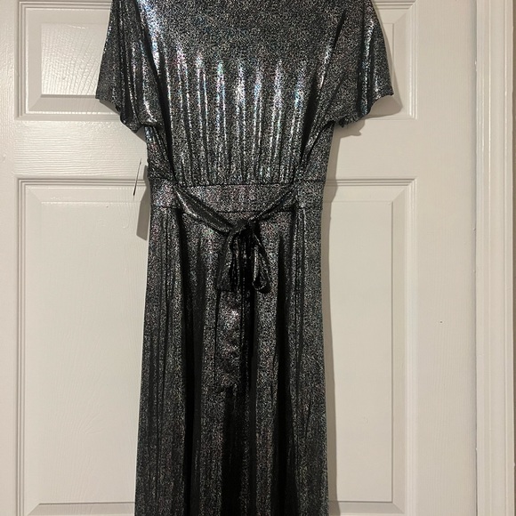 LULAROE ELEGANT COLLECTION MEDIUM NOELLE FAUX WRAP DRESS - Picture 7 of 8